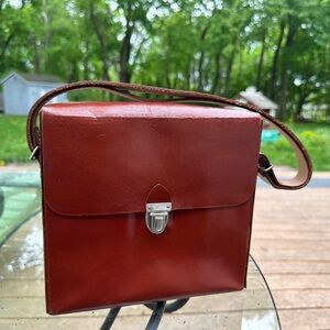 Homa vintage Italian leather camera purse (C10)